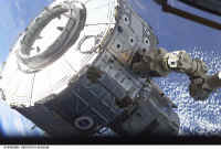 2001 STS104 sas.jpg (353691 octets)