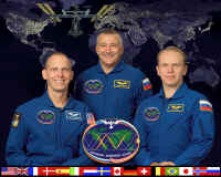 2007 iss015-s-002c.jpg (417474 octets)