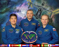2007 iss015 crew.jpg (393580 octets)