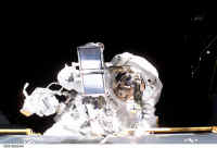EVA EMU iss013e63434.jpg (178050 octets)