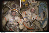 EVA orlan iss014e14616.jpg (321953 octets)