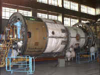 module russe zvezda usine 04.jpg (69808 octets)