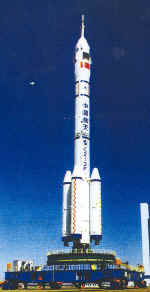 shenzhou CZ 2F rollout.jpg (200041 octets)