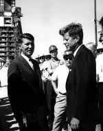 1962 sept Kennedy Canaveral.jpg (58888 octets)