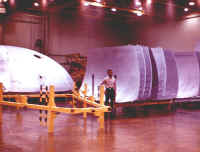 saturn5 S1C fabrication dome 30.jpg (95167 octets)