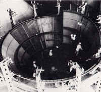 saturn5 S2 fabrication carenage de poussee.jpg (94298 octets)