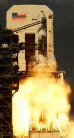 2004 delta 4H launch 02.jpg (41178 octets)