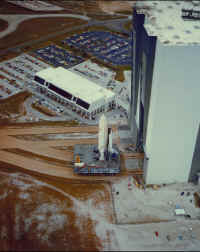 1980 STS1 rollout 01.jpg (229770 octets)