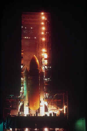1983 STS8 rollout 01.jpg (48074 octets)