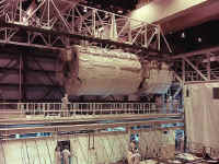 STS9 integration spacelab aout 1983e.jpg (142819 octets)