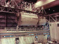STS9 integration spacelab aout 1983e.jpg (142819 octets)