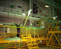 STS9 integration spacelab avril 1982.jpg (172091 octets)