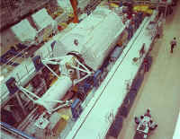 STS9 integration spacelab dec 1982.jpg (121789 octets)