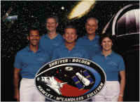 STS31 crew.jpg (105081 octets)