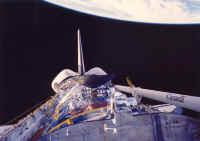 STS31 payload.JPG (61016 octets)
