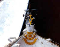 STS34 payload 02.JPG (81920 octets)