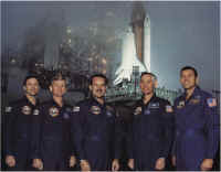 STS36 crew.jpg (85026 octets)