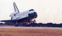 STS38 landing.jpg (37142 octets)