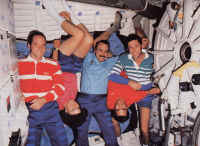 STS43 crew orbit.jpg (160475 octets)