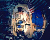 Thagard sleep 3 STS71.gif (168419 octets)