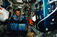 Thermo.Electric.Freezers.STS-74.gif (191142 octets)