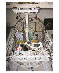 1997 STS85 KSC-97PC-0815.jpg (122033 octets)