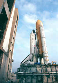 1999 STS103 KSC-99PP-1302.jpg (95335 octets)