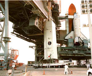 1999 STS93 KSC-99PP-0769.jpg (193412 octets)