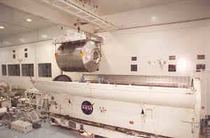 2001 STS102 KSC-01PP-0356.jpg (145874 octets)