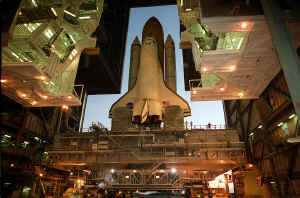 2001 STS98 KSC-01PP-0179.jpg (188473 octets)