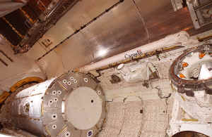 2001 STS98 KSC-01PP-0209.jpg (189281 octets)
