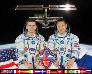 2003 exp 7 crew.jpg (186739 octets)