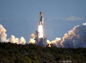 STS107 launch.jpg (321008 octets)