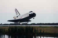 STS99 KSC-00PP-0248.jpg (129001 octets)