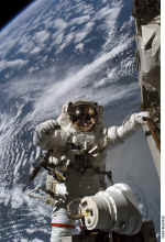 iss014e09536.jpg (673834 octets)