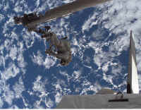 iss013e49186.jpg (298380 octets)