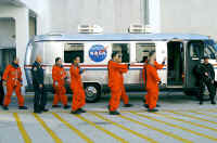 transporter astrovan STS113.jpg (205729 octets)