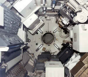 skylab 7026059 MDA.jpg (400646 octets)