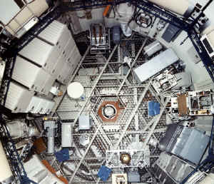 skylab workshop etage superieur.jpg (564832 octets)