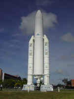 centre technique ariane5.jpg (376765 octets)