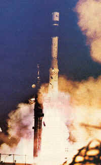 1984 L8 launch.jpg (98304 octets)