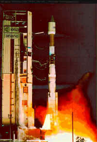 1995 V80 launch1.jpg (115717 octets)