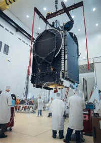 2001 V143 Intelsat902.jpg (41619 octets)