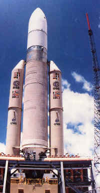 1995 juillet ariane 5 pad 02.jpg (114688 octets)