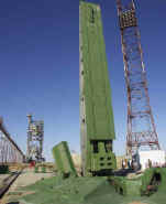 baikonour D1 bras elevateur.jpg (44161 octets)