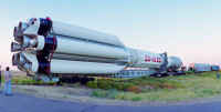 baikonour D1 proton rollout 01.jpg (148074 octets)