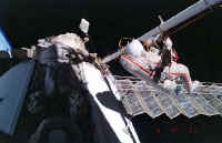 1995 EO18 mai EVA 01.jpg (60038 octets)