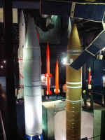 MAE missiles 01.jpg (56623 octets)
