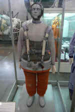 kaluga tenue zero g.jpg (335378 octets)